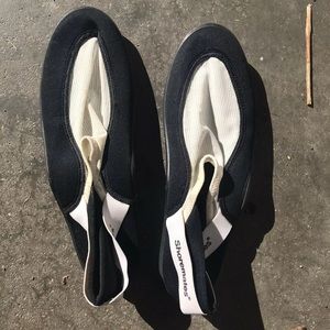 Shoremate Water Shoe (Women Size 9) - Black/White